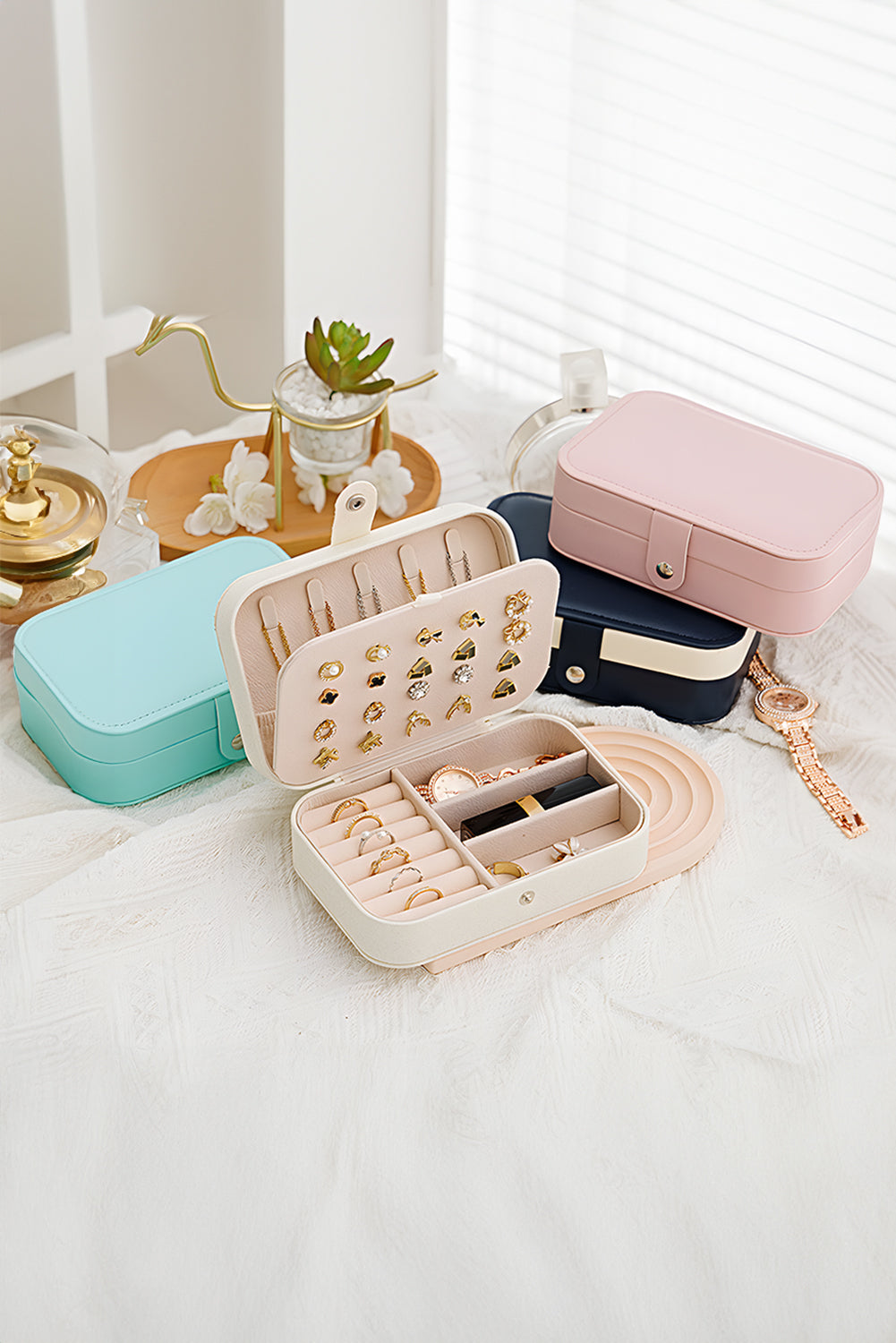 White multi layers lint lined buttoned closure portable jewelry organizer with multiple compartments
