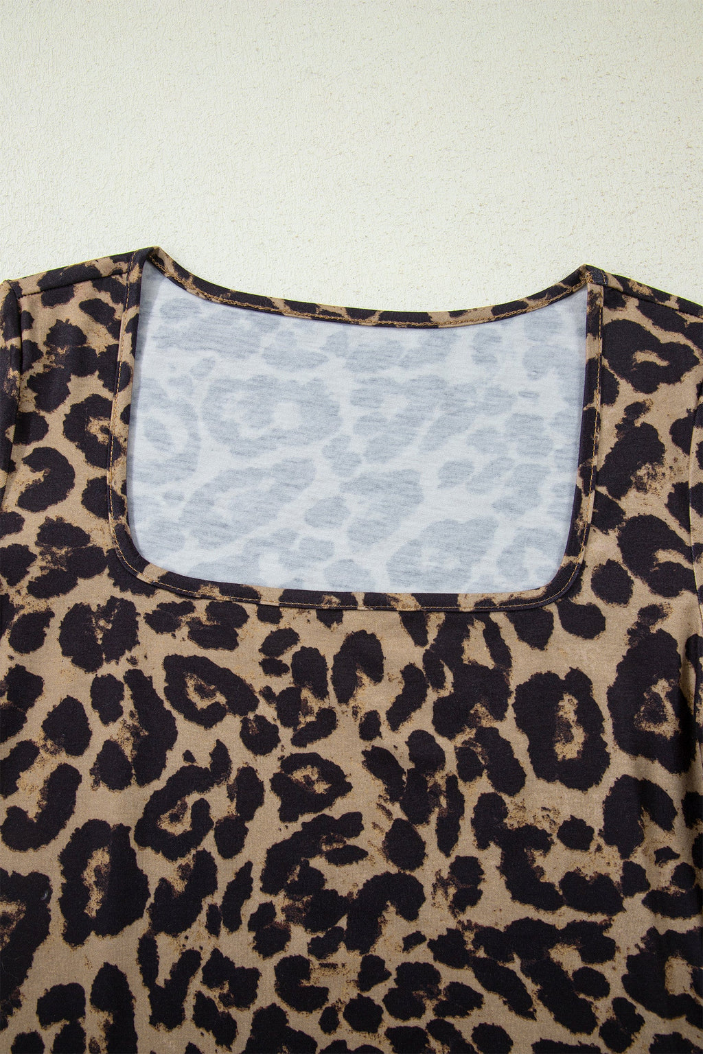 Black floral print slim long sleeve t-shirt with square neckline and elegant fit