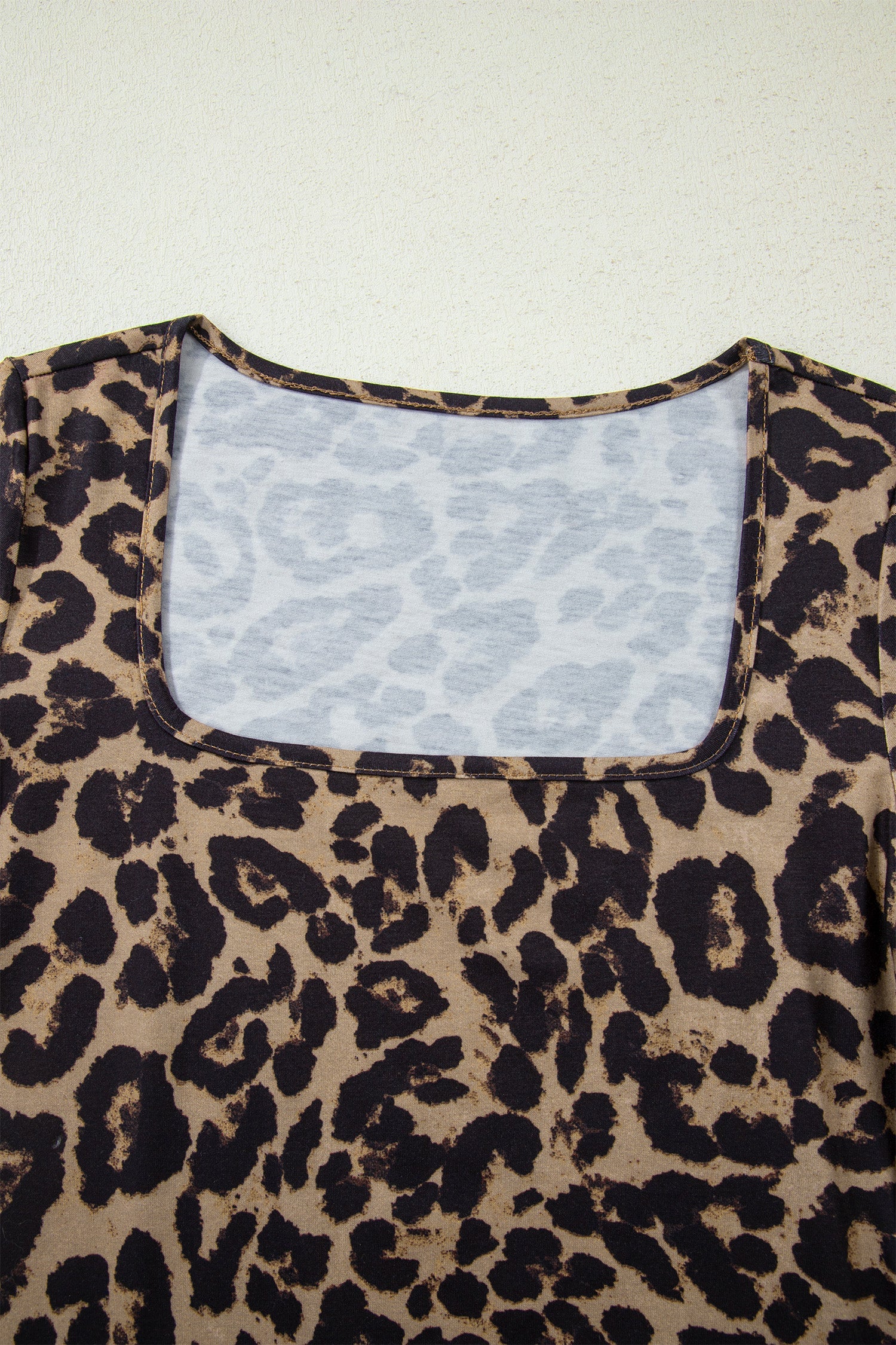Black floral print slim long sleeve t-shirt with square neckline and elegant fit